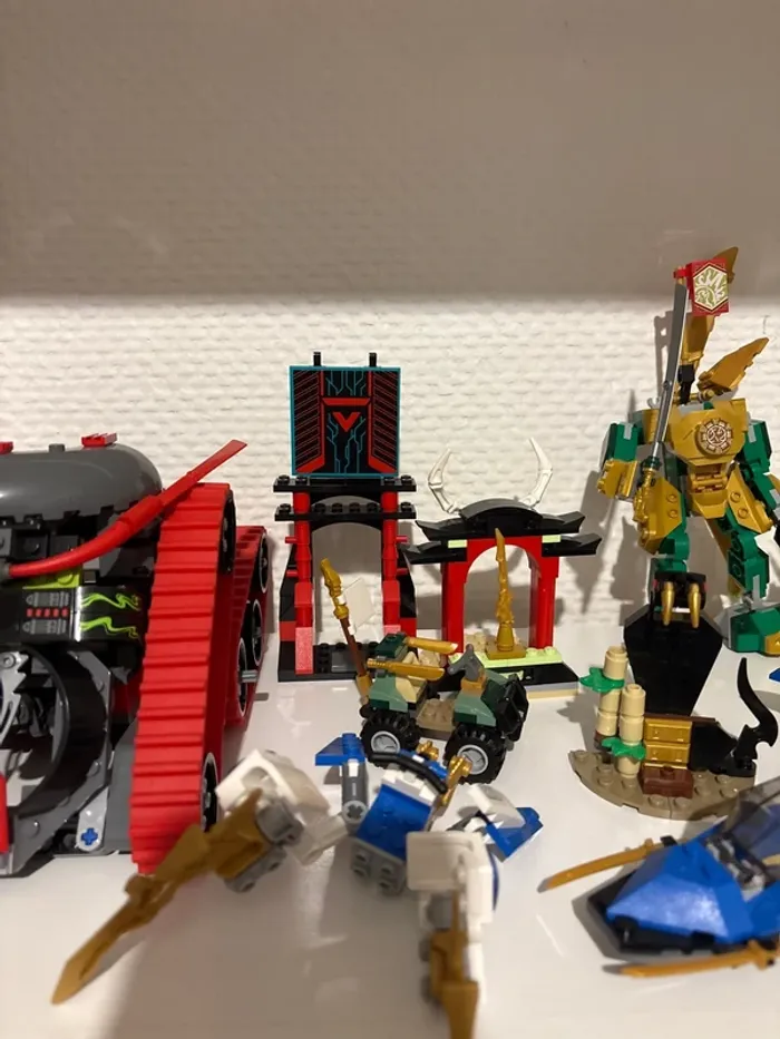 Attention ne pas acheter l annonce. Authentiques legos montés - photo numéro 7