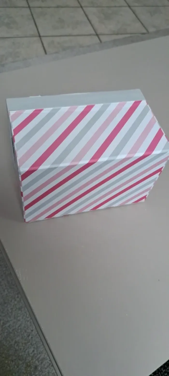Boîte Licorne en carton - photo numéro 4