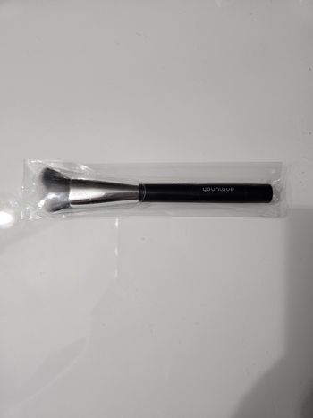 Pinceau 4 en 1 Younique neuf