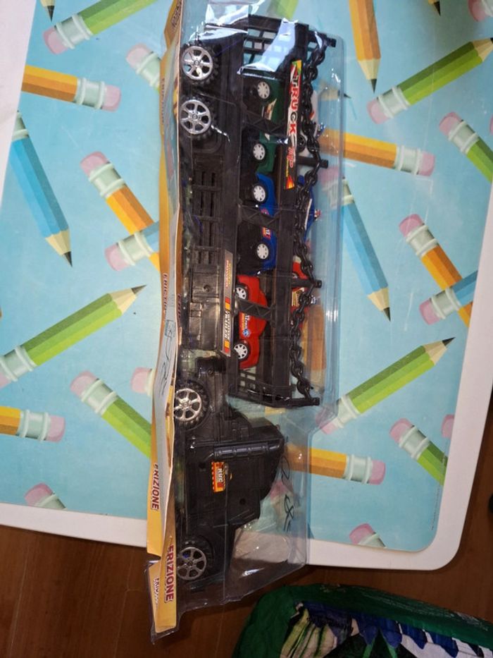 Camion et voitures - photo numéro 2