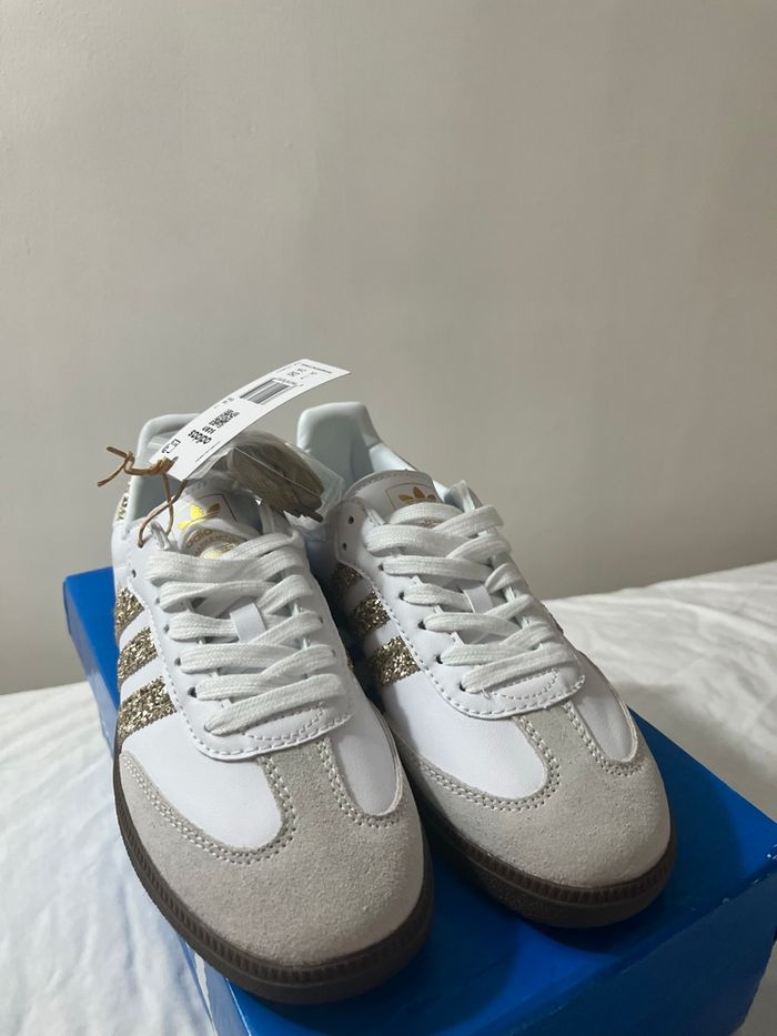 Basket adidas pailleté - photo numéro 2