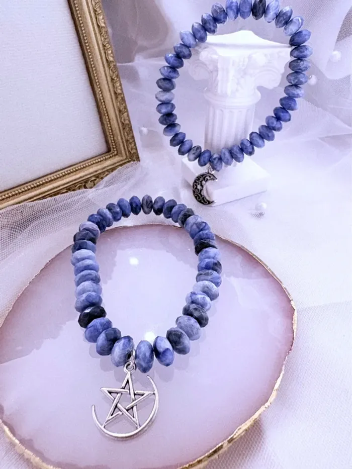 Lot de deux bracelets extensibles avec perles et bijoux - photo numéro 2