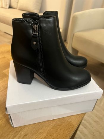 Bottine noir à talons