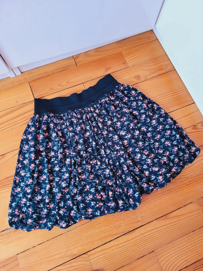 Jupe motifs fleurs floraux style liberty Zara taille S 36 noir rose coquette - photo numéro 2