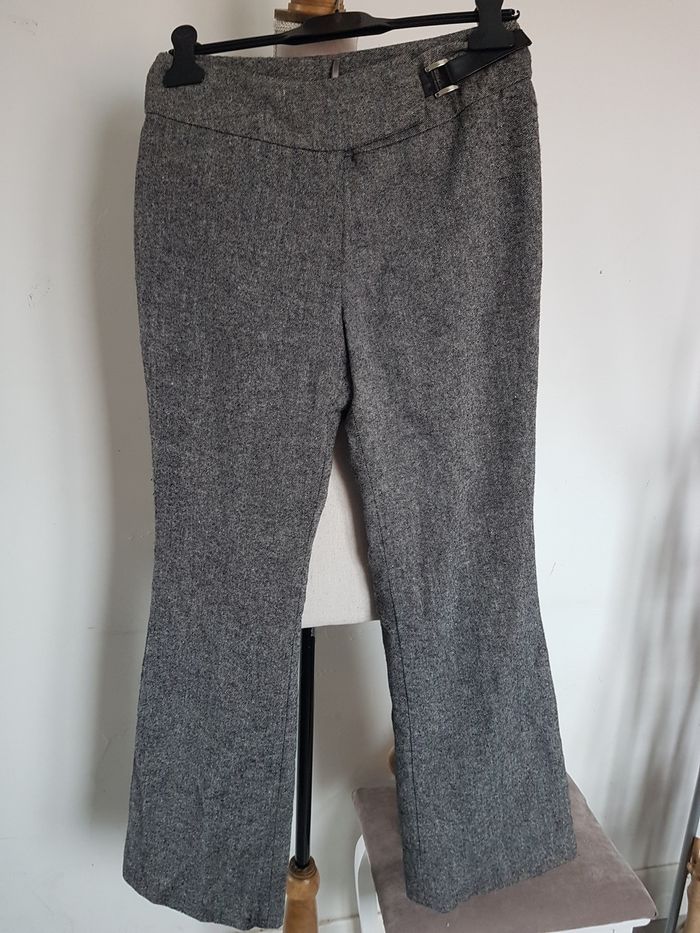 Pantalon gris chiné doublé, tour de taille 76 cm, longueur 99 cm,40% laine, 3 Suisses, taille 40