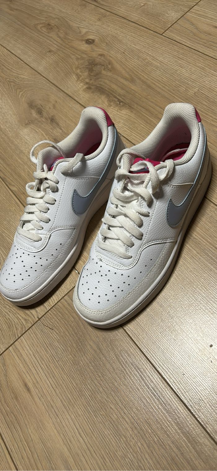 Baskets Nike pointure 41 - photo numéro 2
