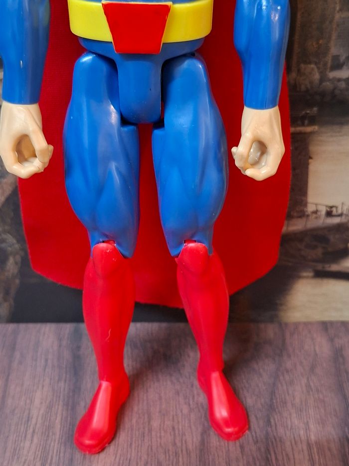 Figurine superman bleue et  rouge justice league - photo numéro 3