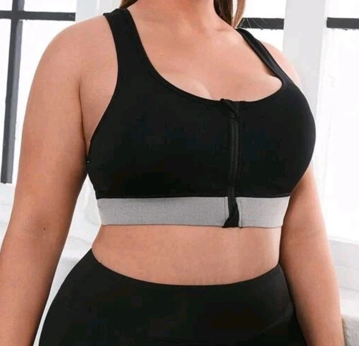 Brassière sport noire et grise - photo numéro 7