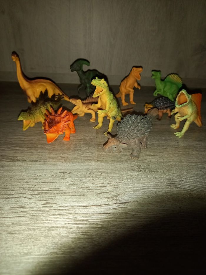 lot de 11 dinosaures en plastique dur - photo numéro 2