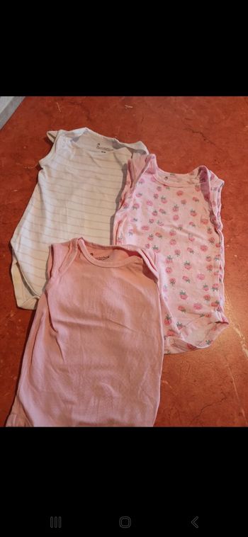 Lot de 3 bodies débardeurs taille 3 mois
