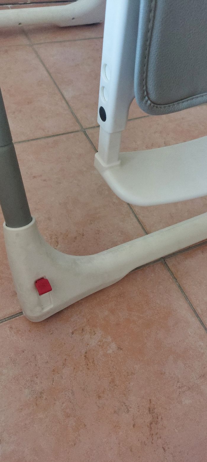 Chaise haute - photo numéro 6