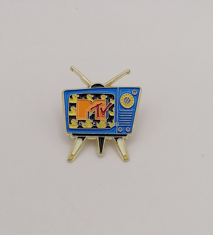 Pin's, broche MTV neuf sans emballage d'origine. - photo numéro 2