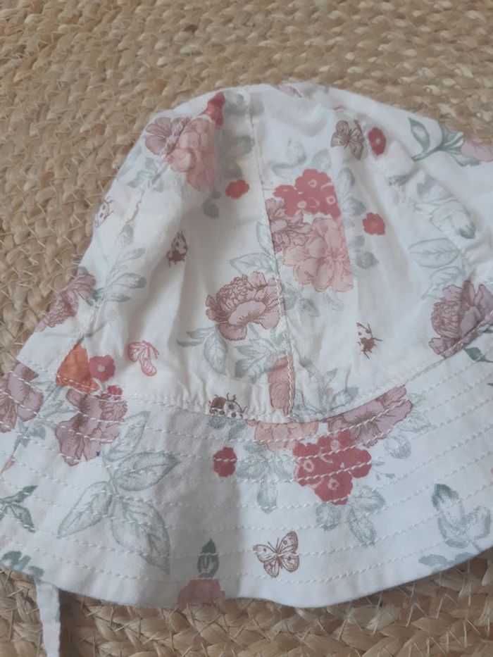 Chapeau fleurs H&M 86 cm - photo numéro 2