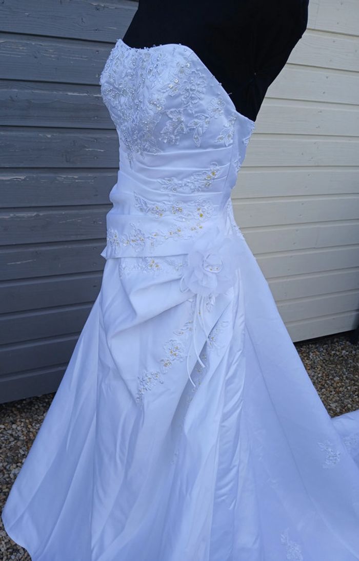 robe de mariée taille 38/40 - photo numéro 7