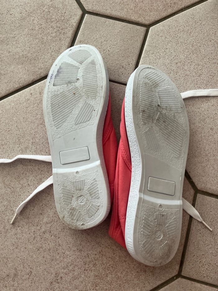 Paire de baskets en toile pointure 38 - photo numéro 2