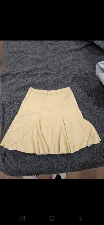 Jupe jaune en simili cuir