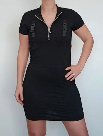 Robe moulante noire zippée taille 38