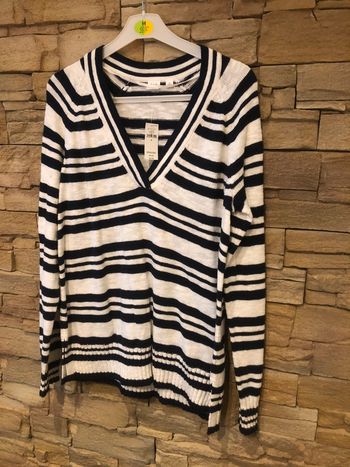 Pull rayé GAP taille M.