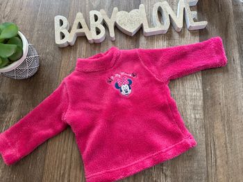 - Pull Disney  - 3 mois - Très bon état