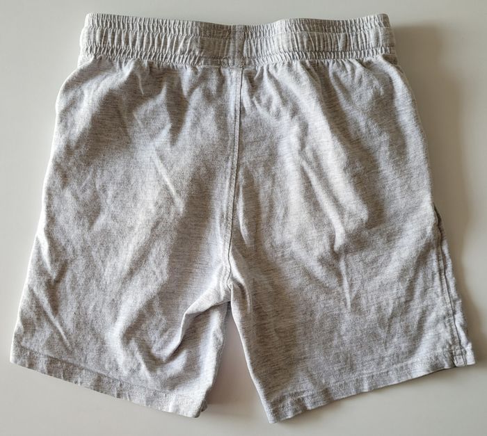 Short tissus gris 8 ans - photo numéro 2