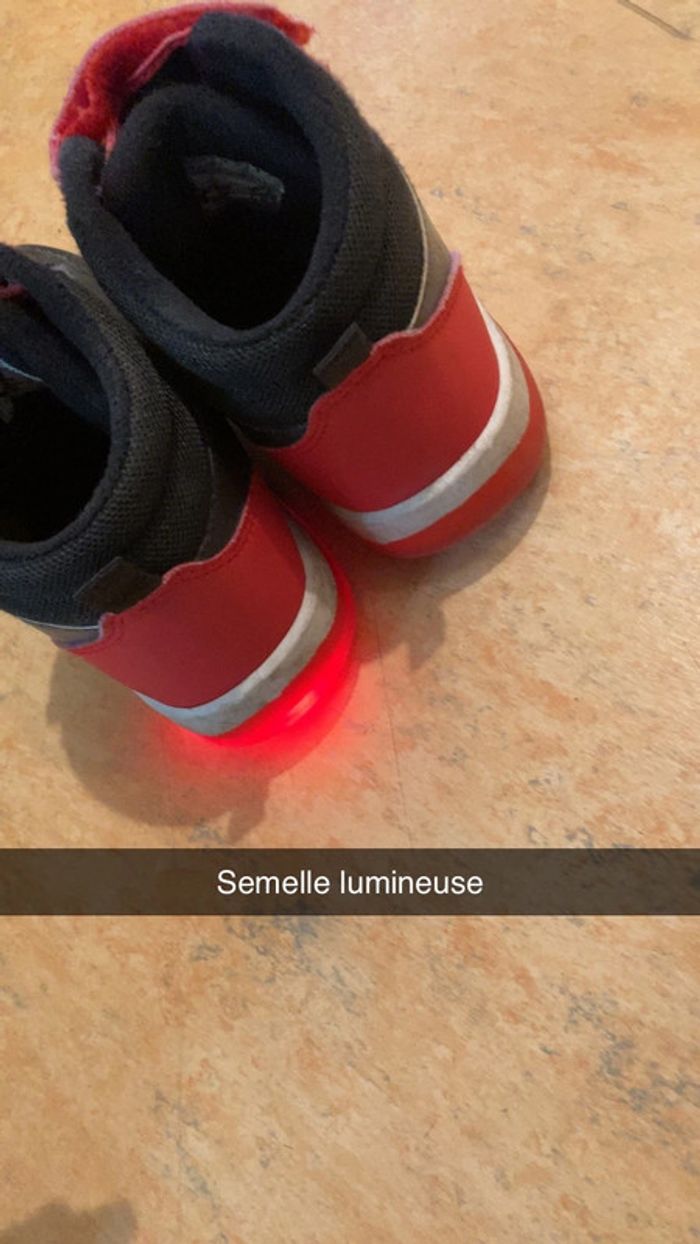 Basket montante Spiderman pointure 30 - photo numéro 5