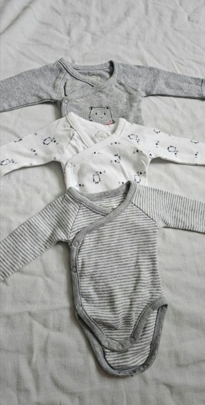 Lot de 3 bodies bébé à manches longues très  Bon état - photo numéro 2