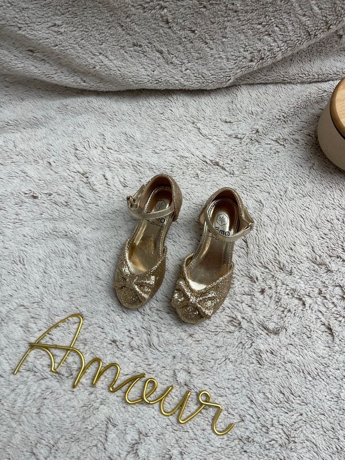 Chaussure de princesse à paillette doré - Gemo Taille 26