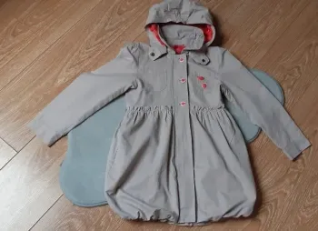 Manteau / parka vertbaudet beige 8 ans en parfait état