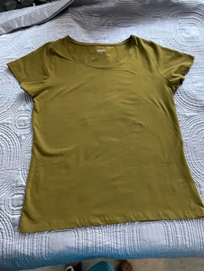 Lot 2 T-shirts femme kaki et blanc T 46 - photo numéro 4