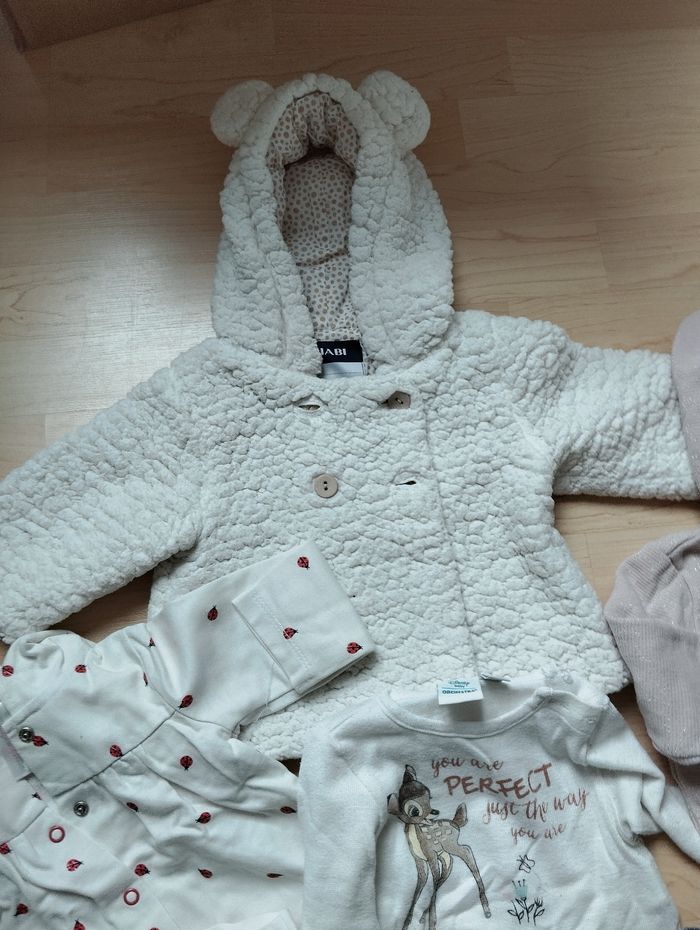 Lot vêtements fille 6 mois - photo numéro 2