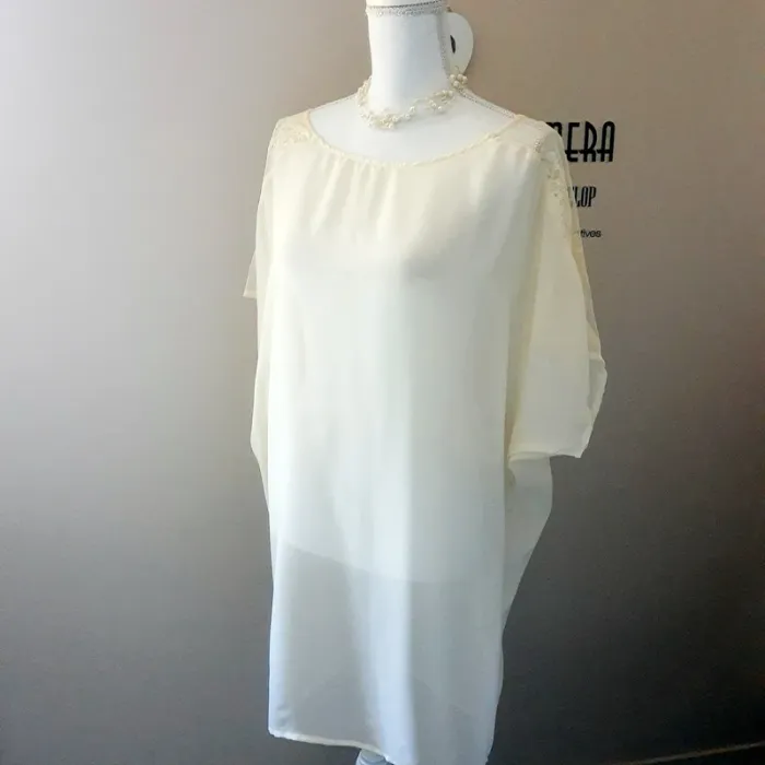 Robe blanche écru dentelle avec ceinture neuve taille M/L - photo numéro 5