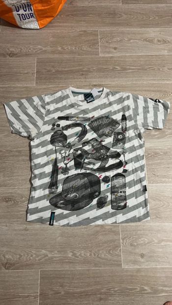 T shirt two angle