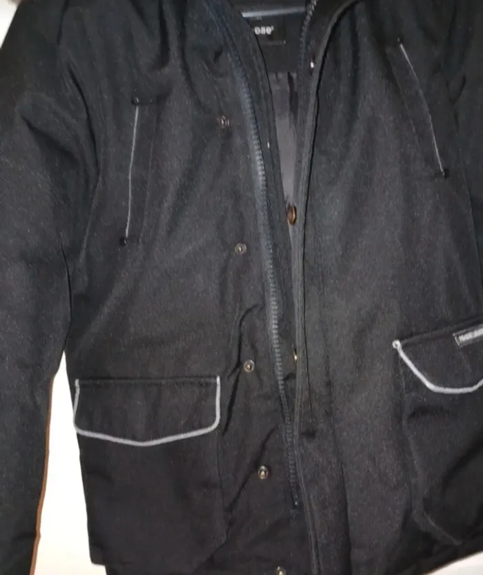 Parka noire à capuche - photo numéro 2