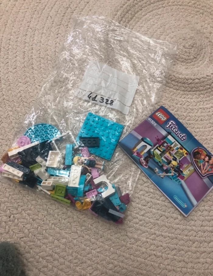 Lego friends  41328 La chambre de Stéphanie - photo numéro 2