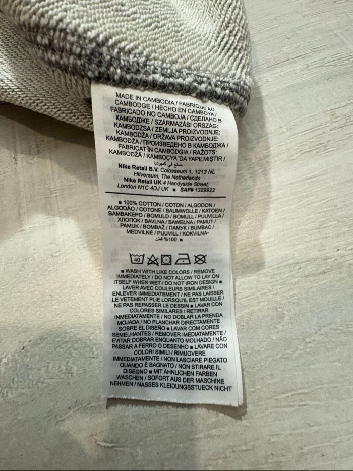 Sweat Nike gris taille S logo brodé en parfait état - photo numéro 6