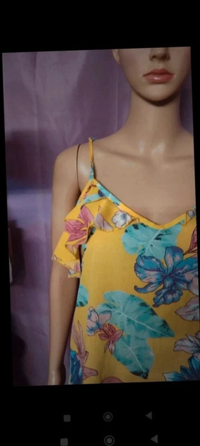Haut top fleuris jaune  taille  s fluide - photo numéro 3