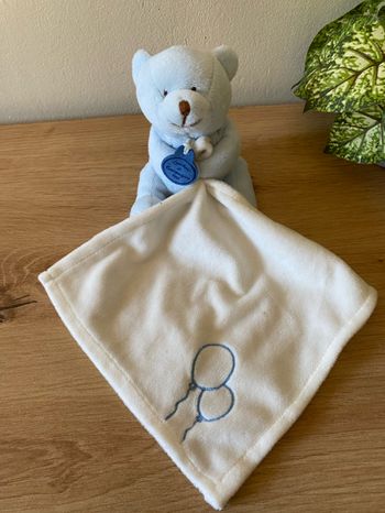 Doudou ours bleu mouchoir blanc motif ballon doudou et compagnie