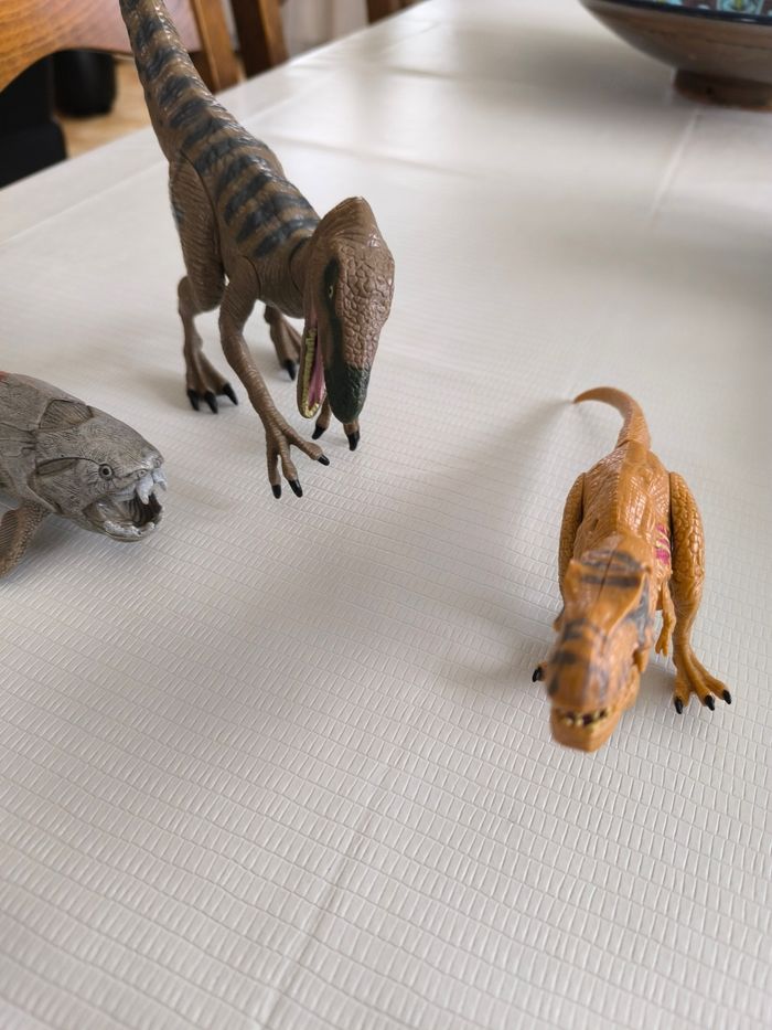 Lot de dinosaures - photo numéro 2