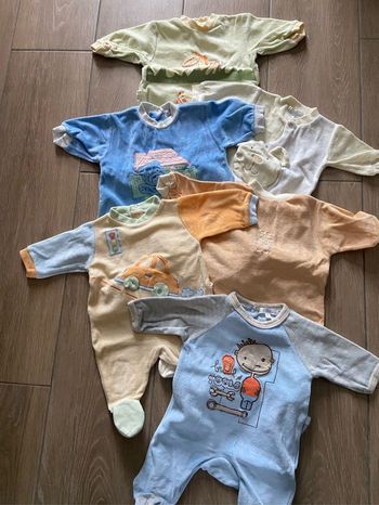 6 pyjamas 1 mois