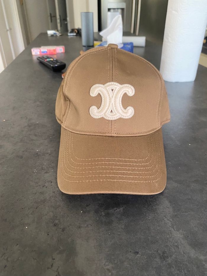 Casquette Celine triompe neuve beige