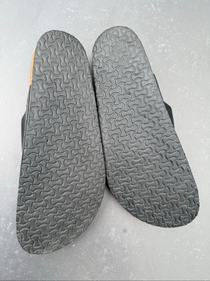 Paire de sandales - photo numéro 4