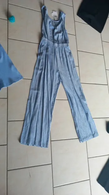 Combinaison longue gémo bleue et blanche rayée neuve 12 ans