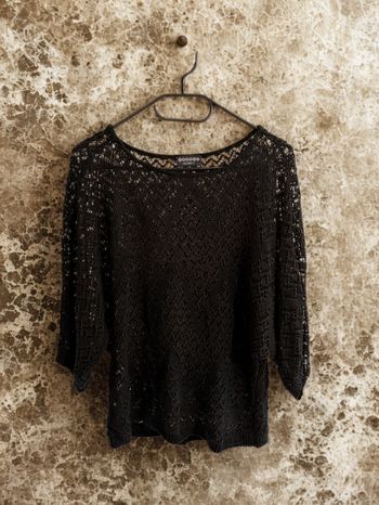 Pull effet dentelle noir