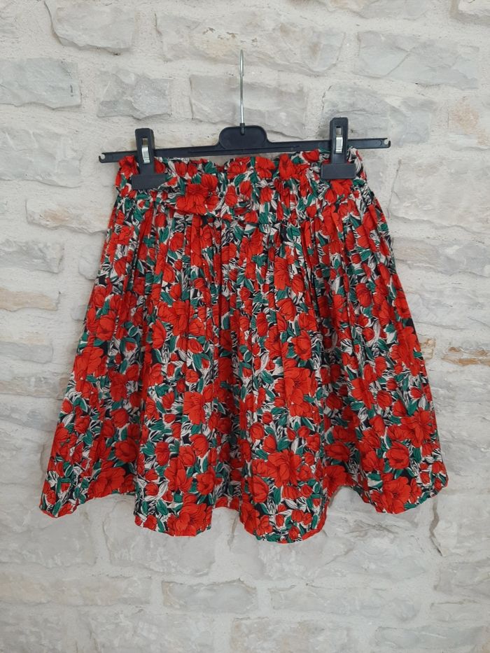 Jupe fleurie rouge "Shein" taille M (38) en très bon etat - photo numéro 6