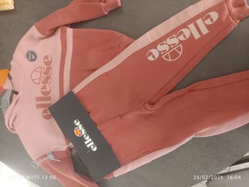 Ensemble ellesse 