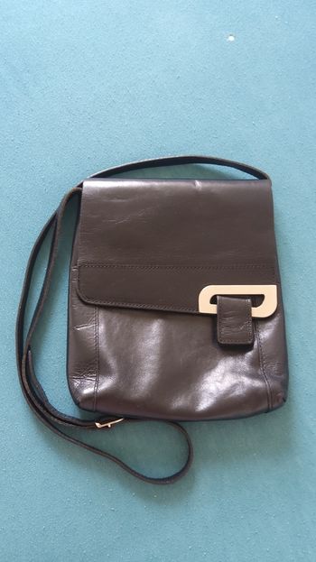 Sac bandoulière en cuir véritable (Vera Pelle).