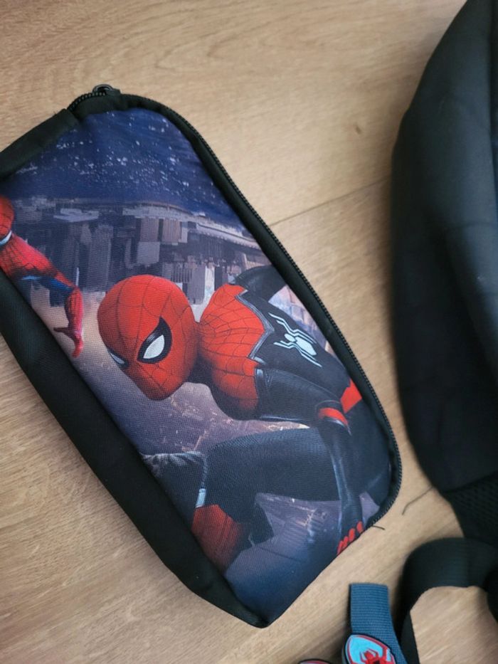Sac d'école spiderman - photo numéro 5