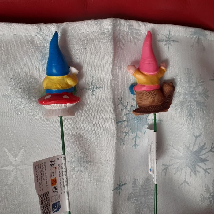 Neuf: 2 figurines Nain de jardin sur pic - photo numéro 8