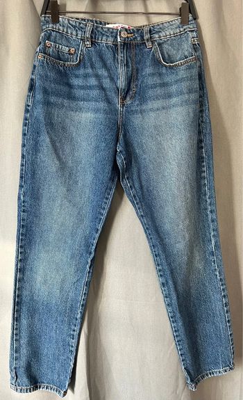 Jean marque Jennyfer taille 38 convient pour une personne petite de taille excellent état