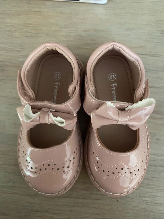 Chaussures taille 20 - photo numéro 3